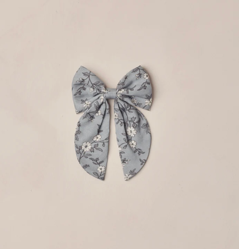 Everly Bow