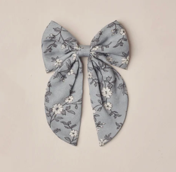 Everly Bow