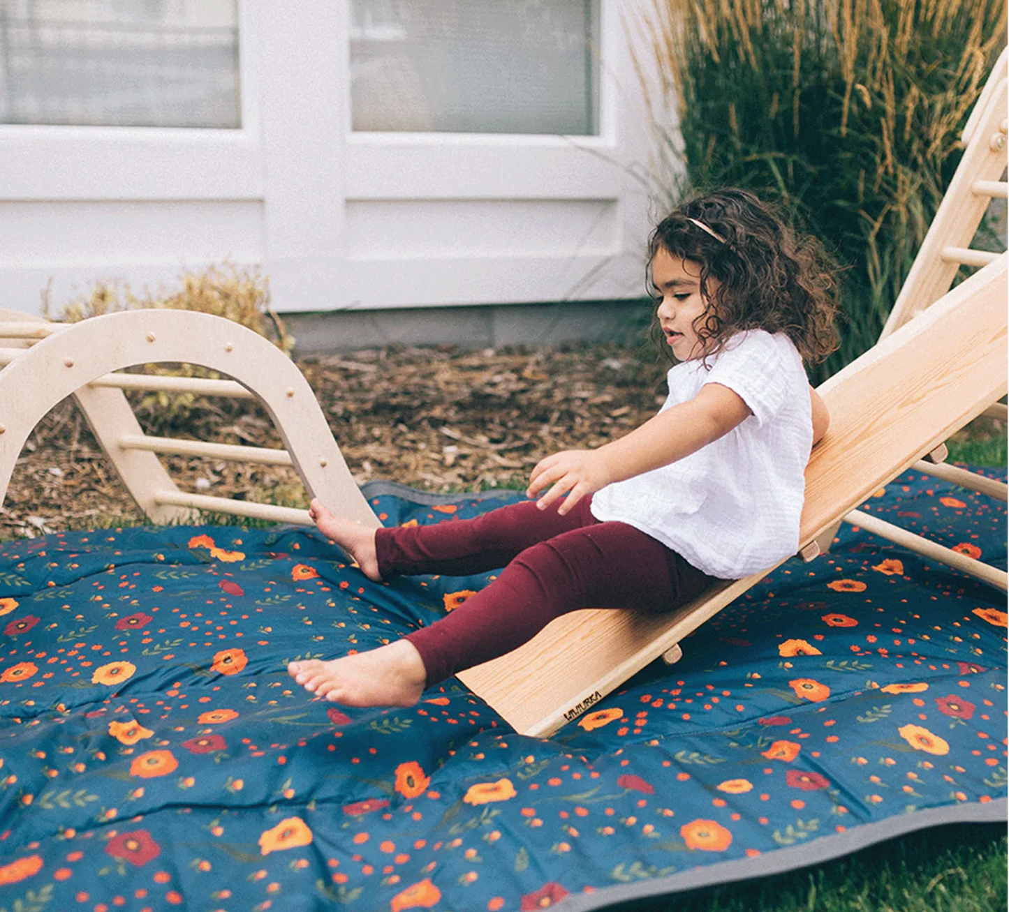 Outdoor Blanket - Midnight Poppy