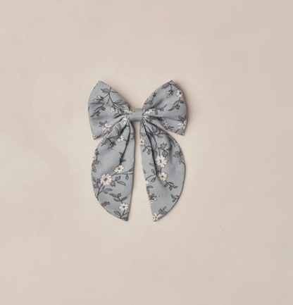 Everly Bow