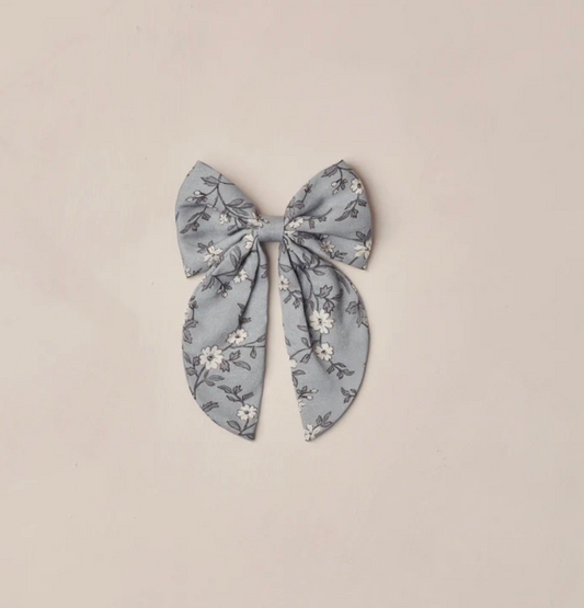 Everly Bow